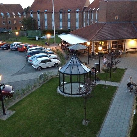 Stoberiet Hostel Svendborg község Kültér fotó The main building of the university