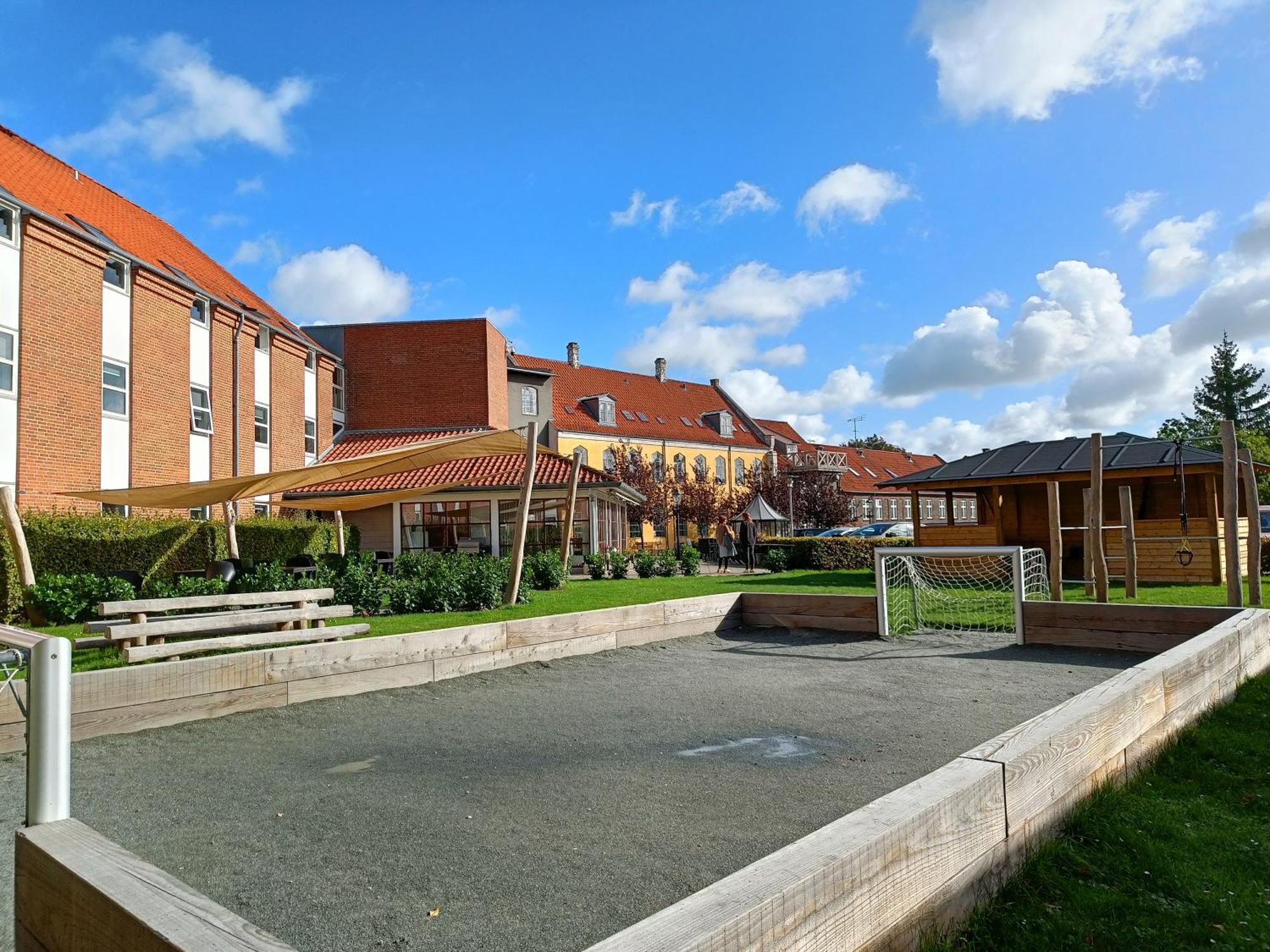 Stoberiet Hostel Svendborg község Kültér fotó The Pétanque court