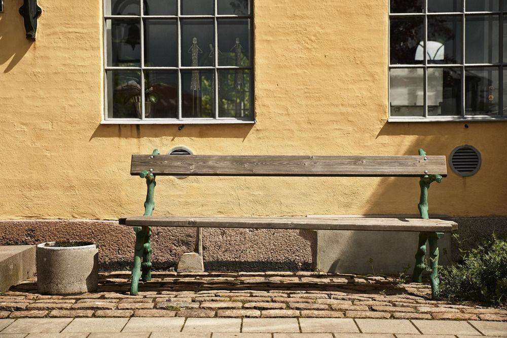 Stoberiet Hostel Svendborg község Kültér fotó A bench in Copenhagen